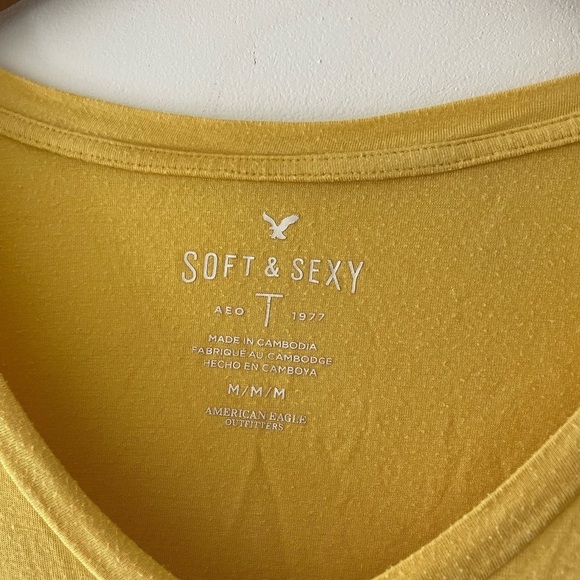 American Eagle Soft & Sexy Yellow Tee - Picture 3 of 3
